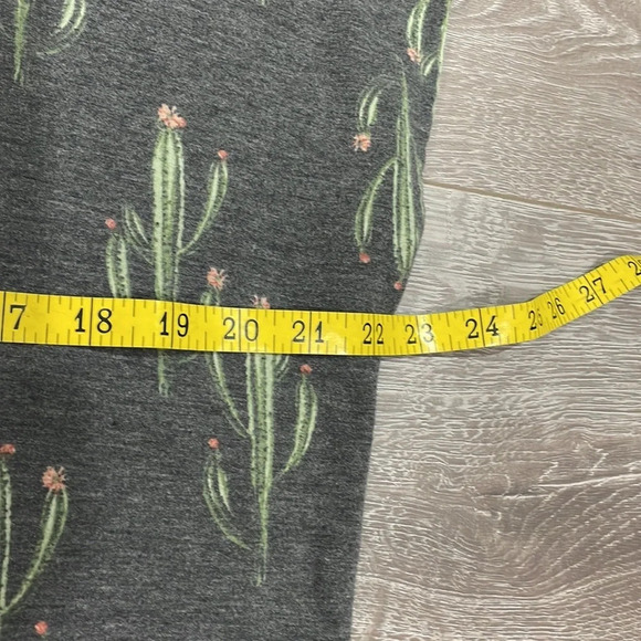 Pleione Anthropologie Cactus Print Top L - Picture 4 of 10